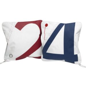 Kussen-gemaakt-van-zeildoek-watersportdirect