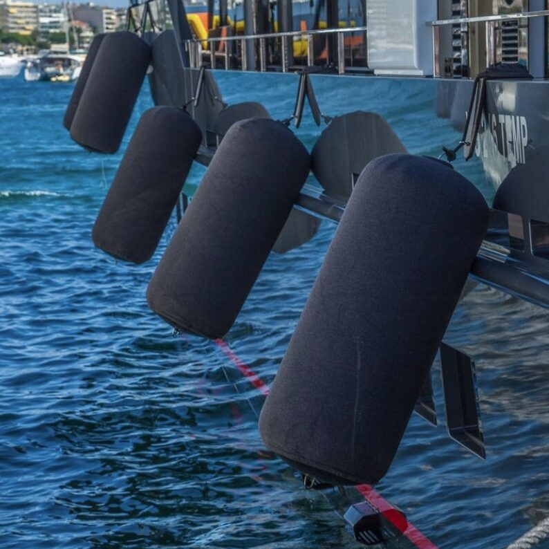 Fenderhoes lichtgewicht opblaasbare fenders 1 Fenderhoes lichtgewicht opblaasbare fenders